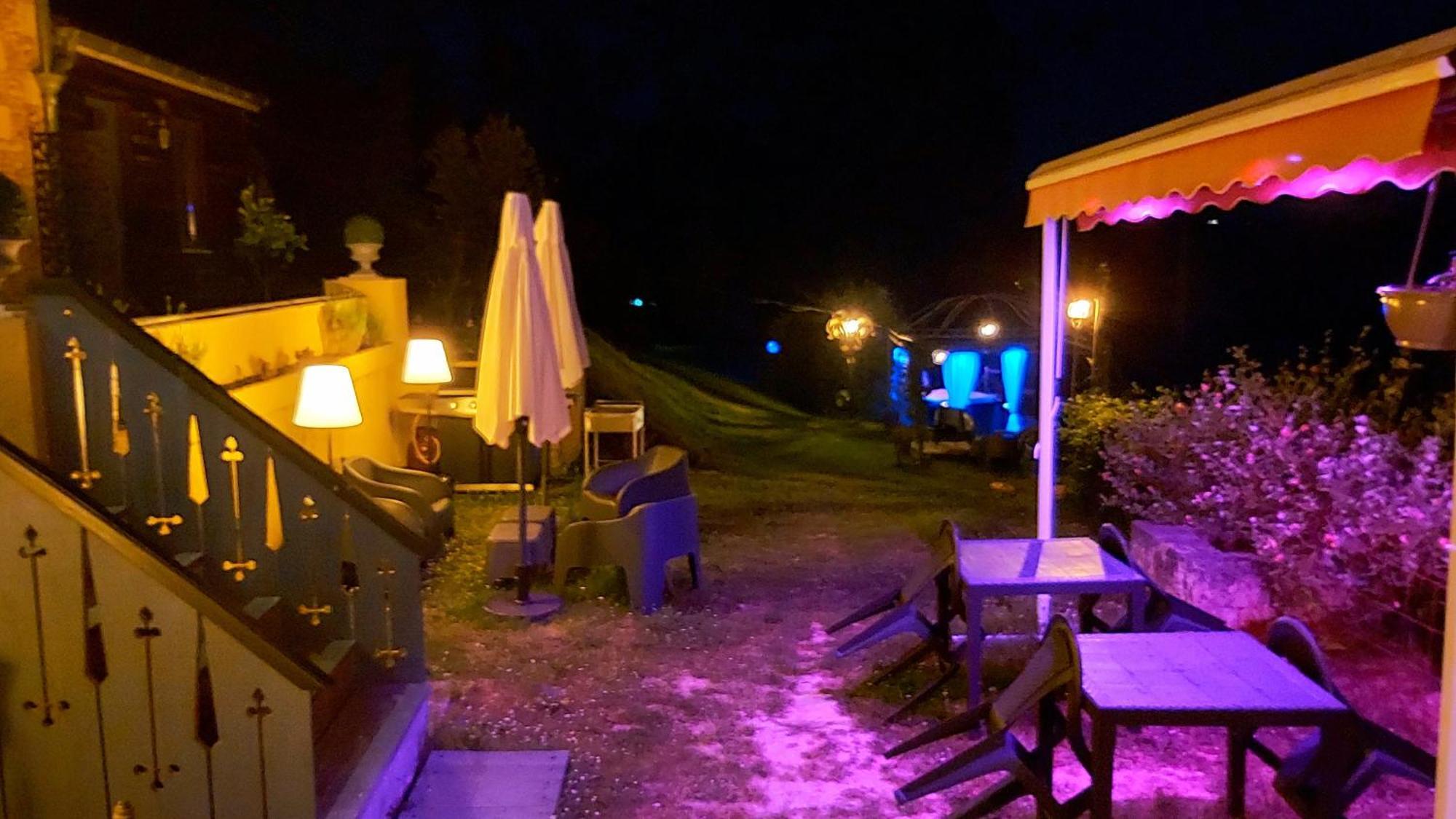 Bonbon Chambre D'Hotes Saint-Julien-de-Lampon Esterno foto